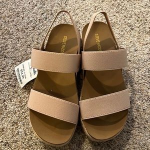 NWT Girls Steve Madden Wedge Sandal
